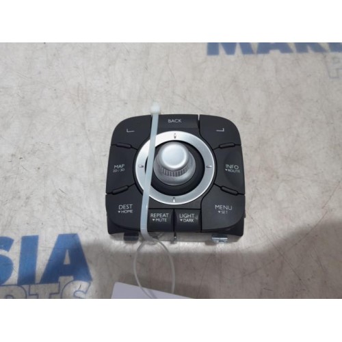 Renault - Scenic - Multi-media control unit