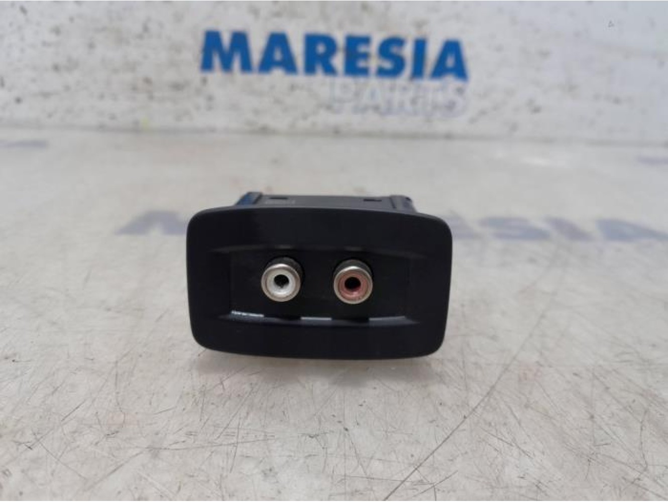 Renault - Scenic - AUX/USB aansluiting