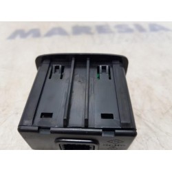 Renault - Scenic - AUX/USB aansluiting