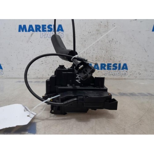 Renault - Scenic - Front door lock mechanism 4-door, right