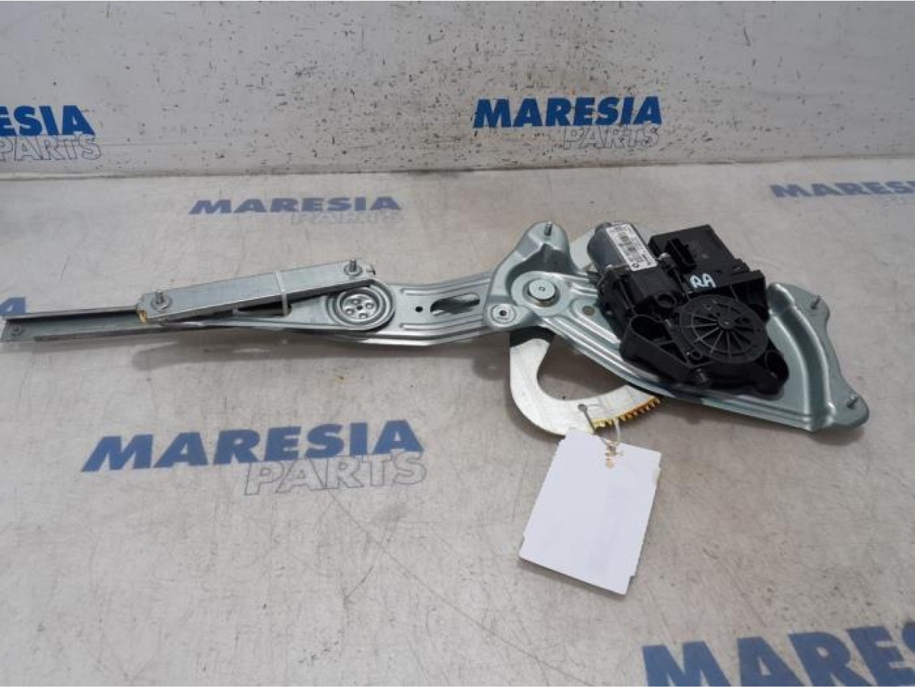 Renault - Scenic - Rear door window mechanism 4-door, right