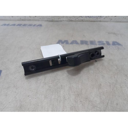 Ford - Transit - Seatbelt guide