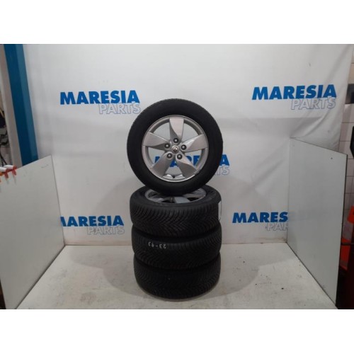 Renault - Scenic - Sport rims set + tires