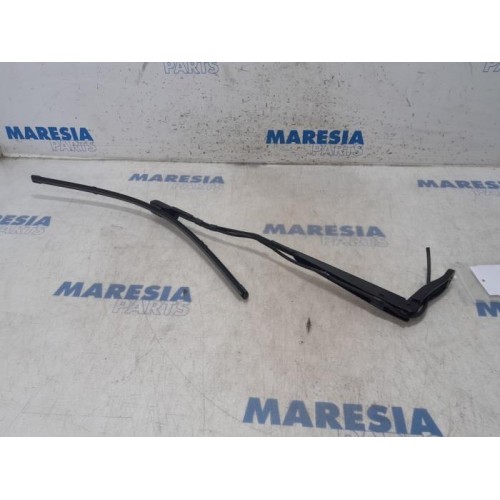 Citroen - Berlingo - Front wiper arm