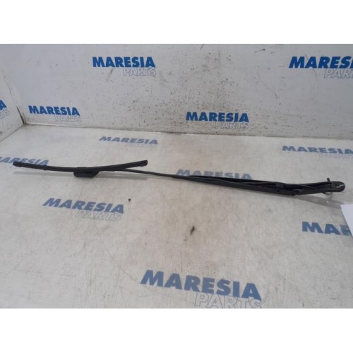 Citroen - Berlingo - Front wiper arm