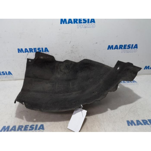 Renault - Scenic - Wheel arch liner
