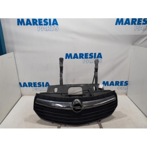 Opel - Vivaro - Grill