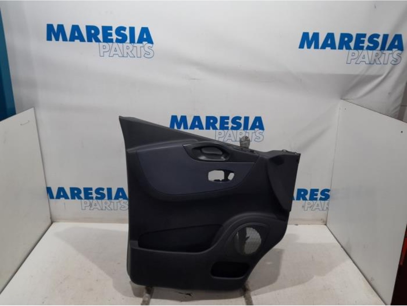 Opel - Vivaro - Türverkleidung 2-türig links