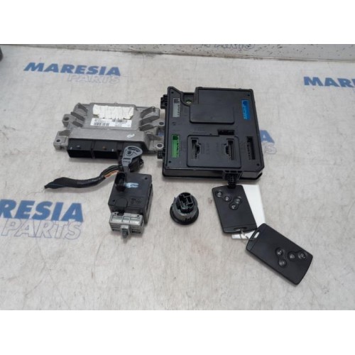 Renault - Scenic - Engine management computer