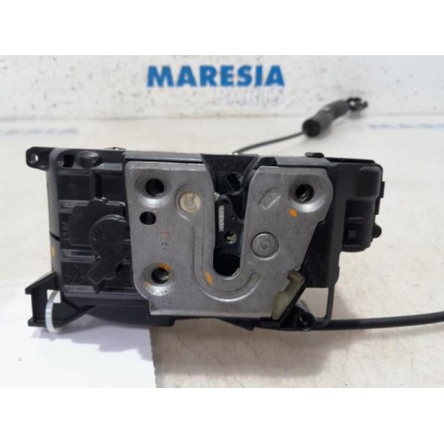 Renault - Scenic - Rear door mechanism 4-door, right