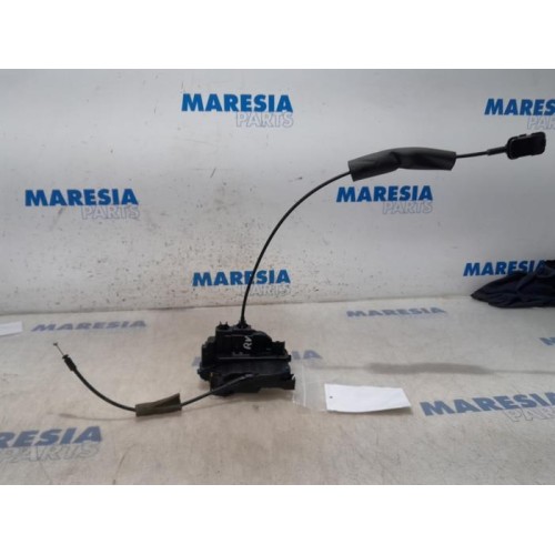 Renault - Scenic - Front door lock mechanism 4-door, right