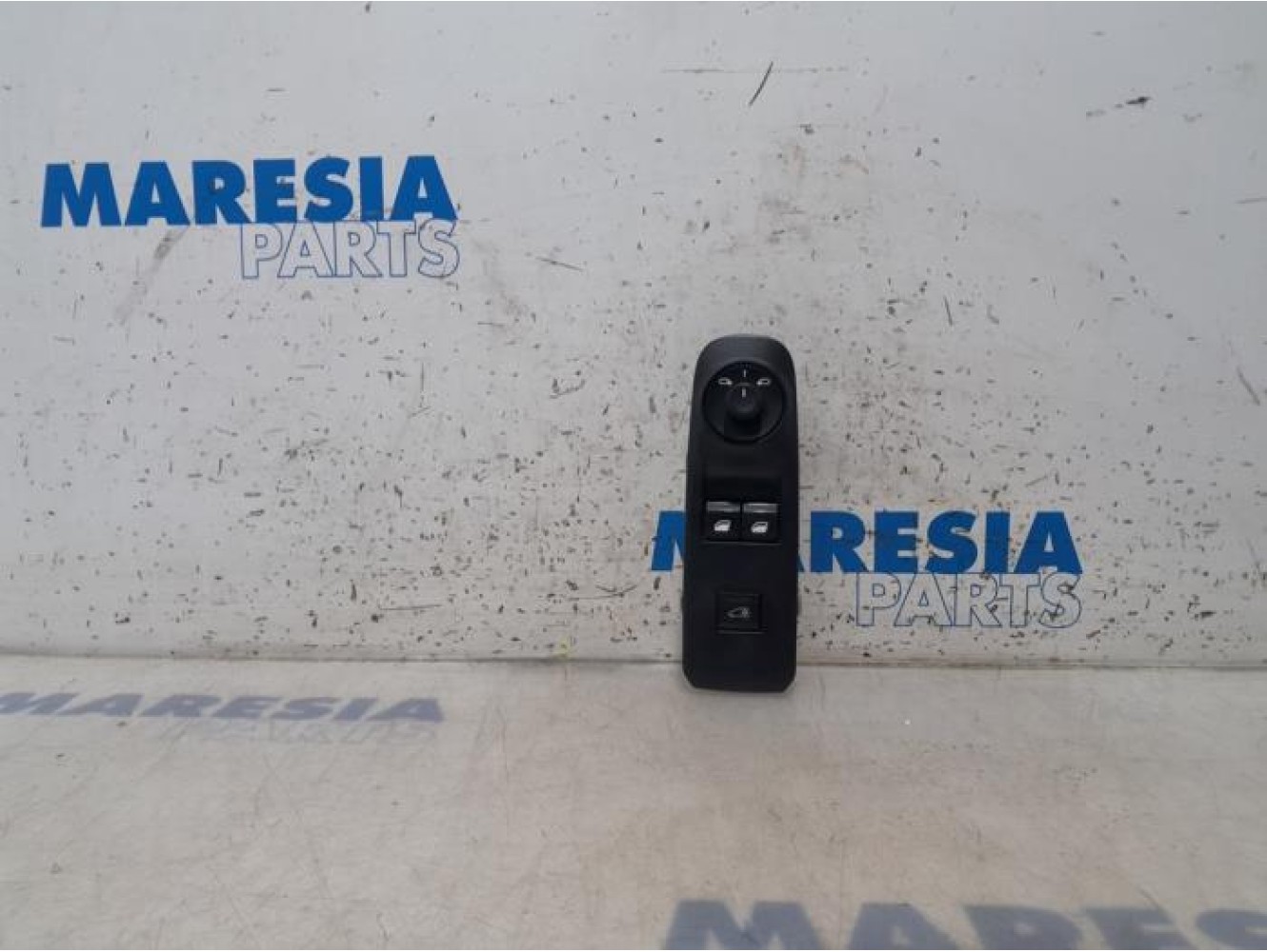 Citroen - Berlingo - Multi-functional window switch