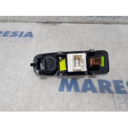 Citroen - Berlingo - Multi-functional window switch