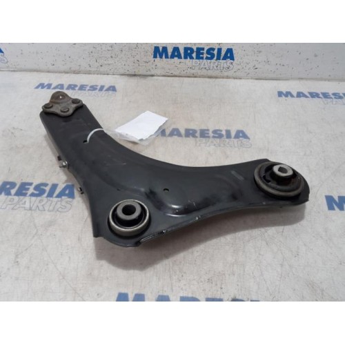 Renault - Scenic - Front lower wishbone, left