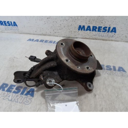 Renault - Scenic - Achsschenkel links vorne