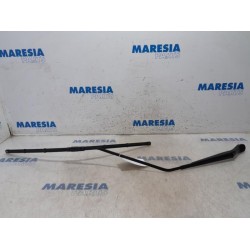 Renault - Scenic - Front wiper arm