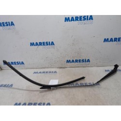 Renault - Scenic - Front wiper arm