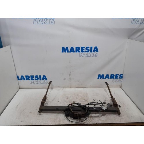 Opel - Vivaro - Towbar