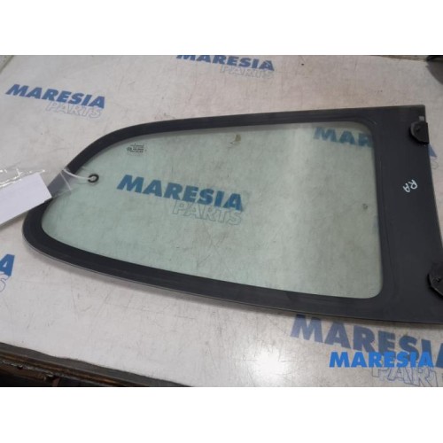 Peugeot - 107 - Rear door window 4-door door, rear right
