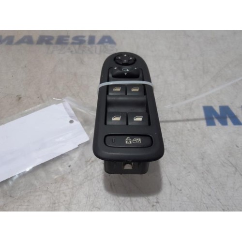 Peugeot - 508 - Multi-functional window switch