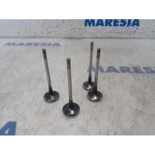 Peugeot - 2008 - Induction valve