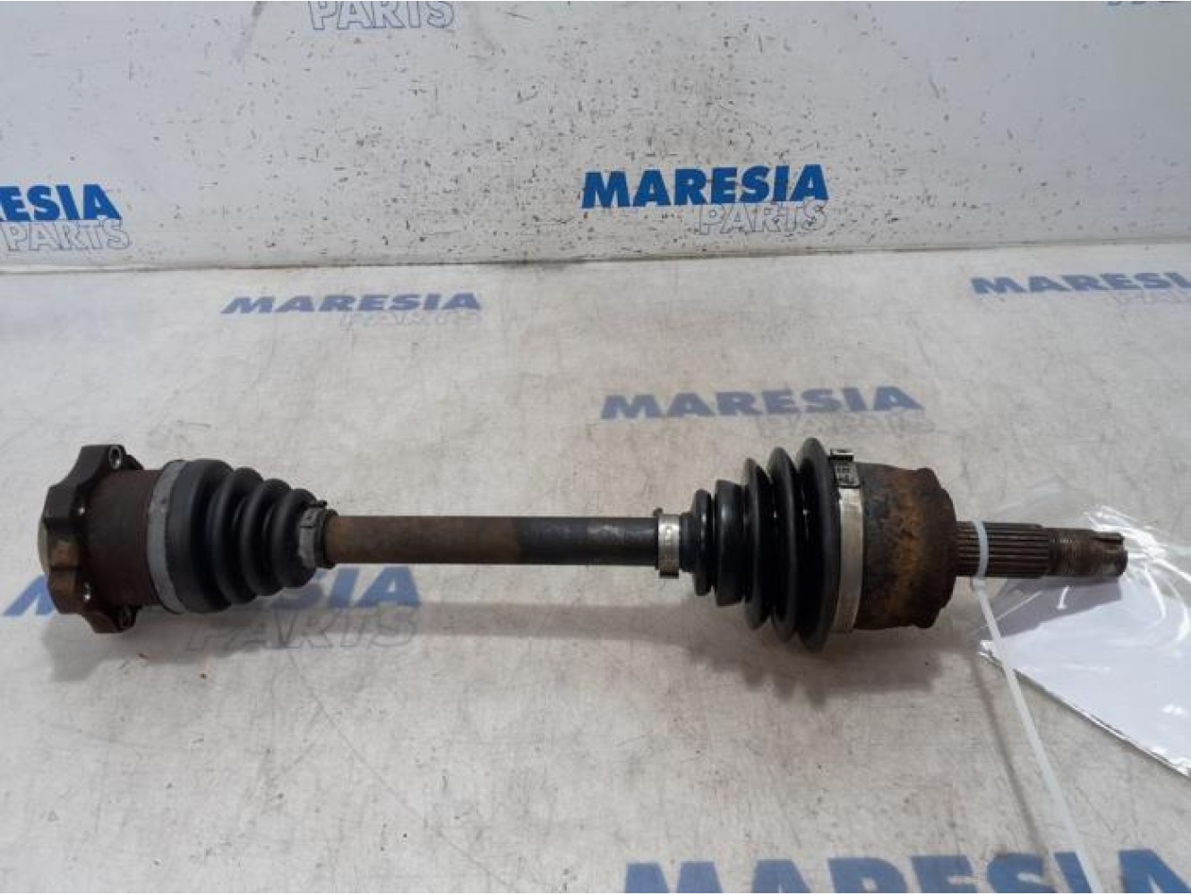 Alfa Romeo - 156 - Aandrijfas links-voor