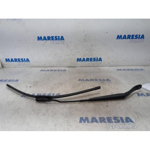 Citroen - C3 - Front wiper arm