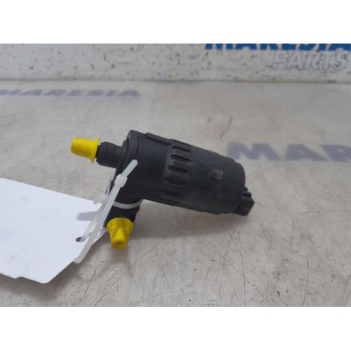 Alfa Romeo - Mito - Windscreen washer pump