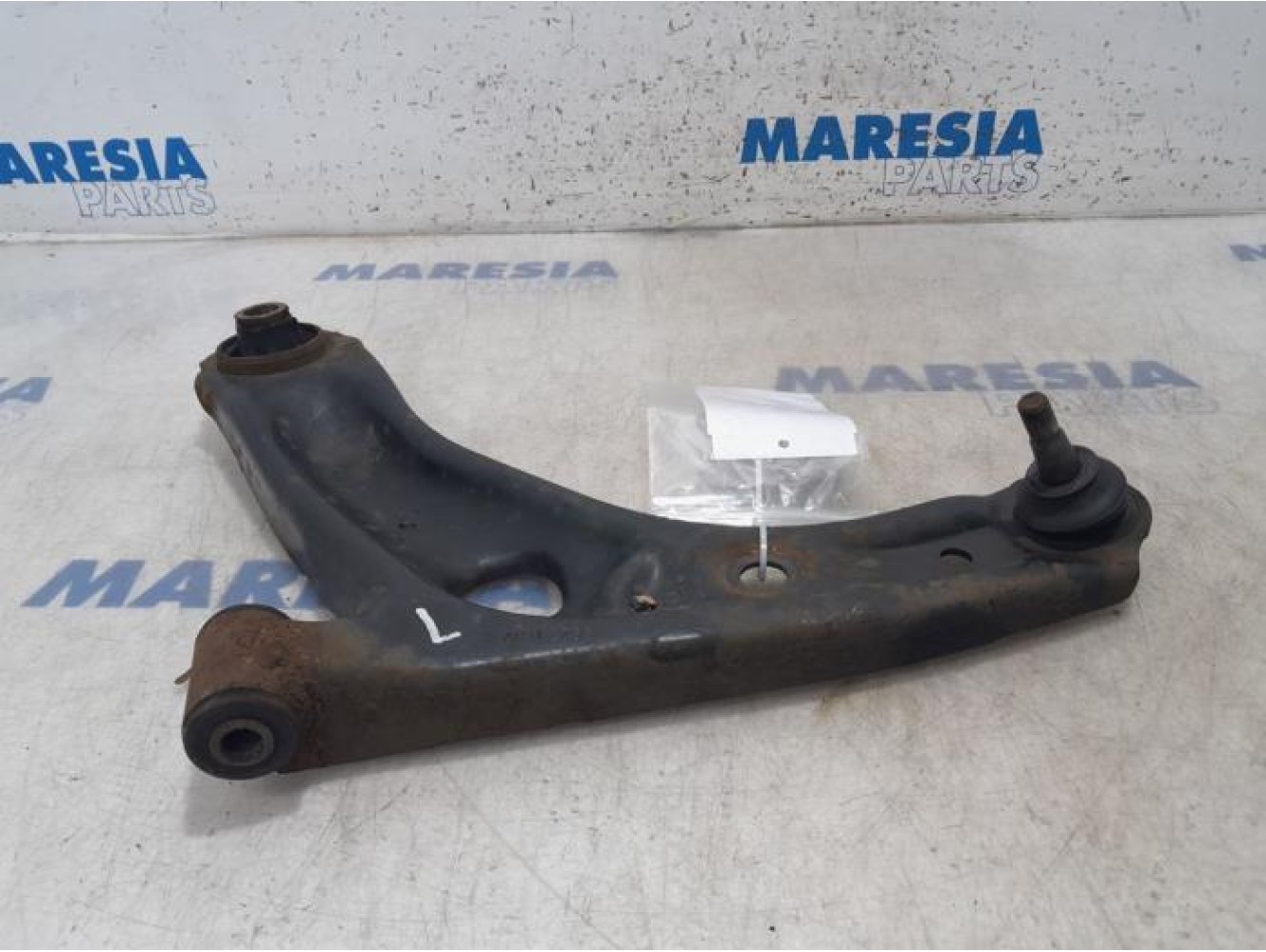 Peugeot - 107 - Bras de suspension bas avant gauche
