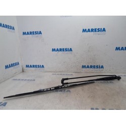 Peugeot - 107 - Front wiper arm