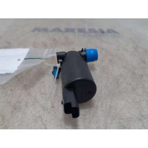 Peugeot - 107 - Scheibensprüherpumpe vorne