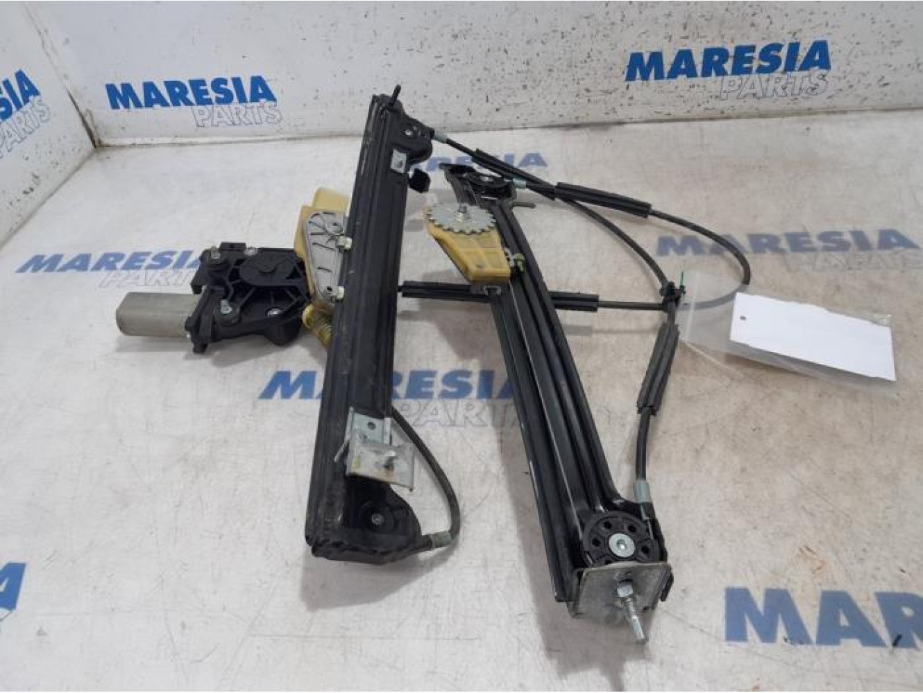 Alfa Romeo - Mito - Window mechanism 2-door, front right