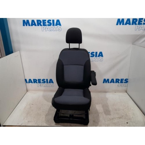Opel - Vivaro - Seat, right