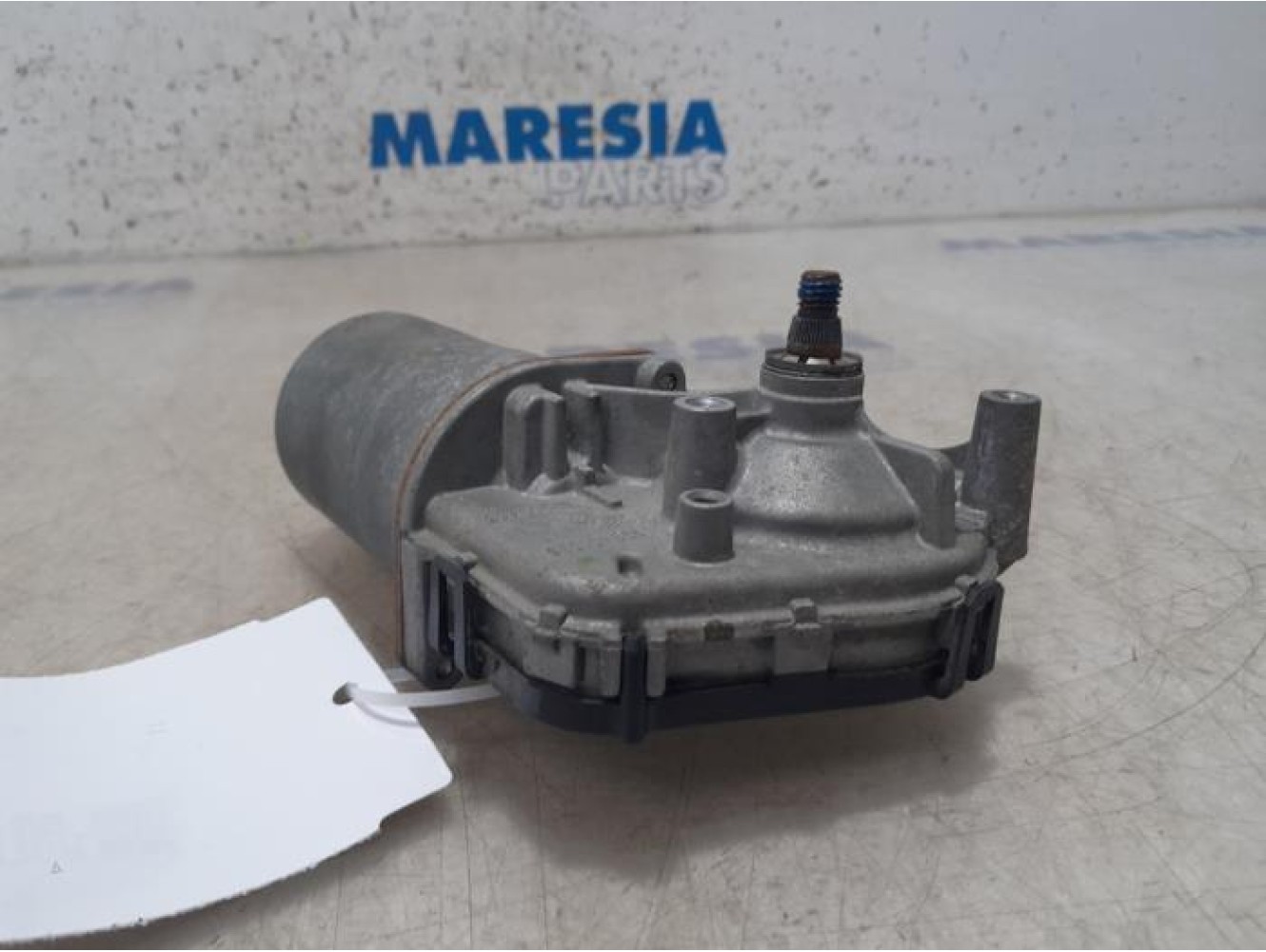 Opel - Vivaro - Front wiper motor