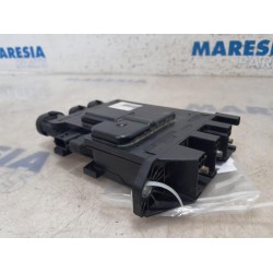 Opel - Vivaro - Voltage regulator