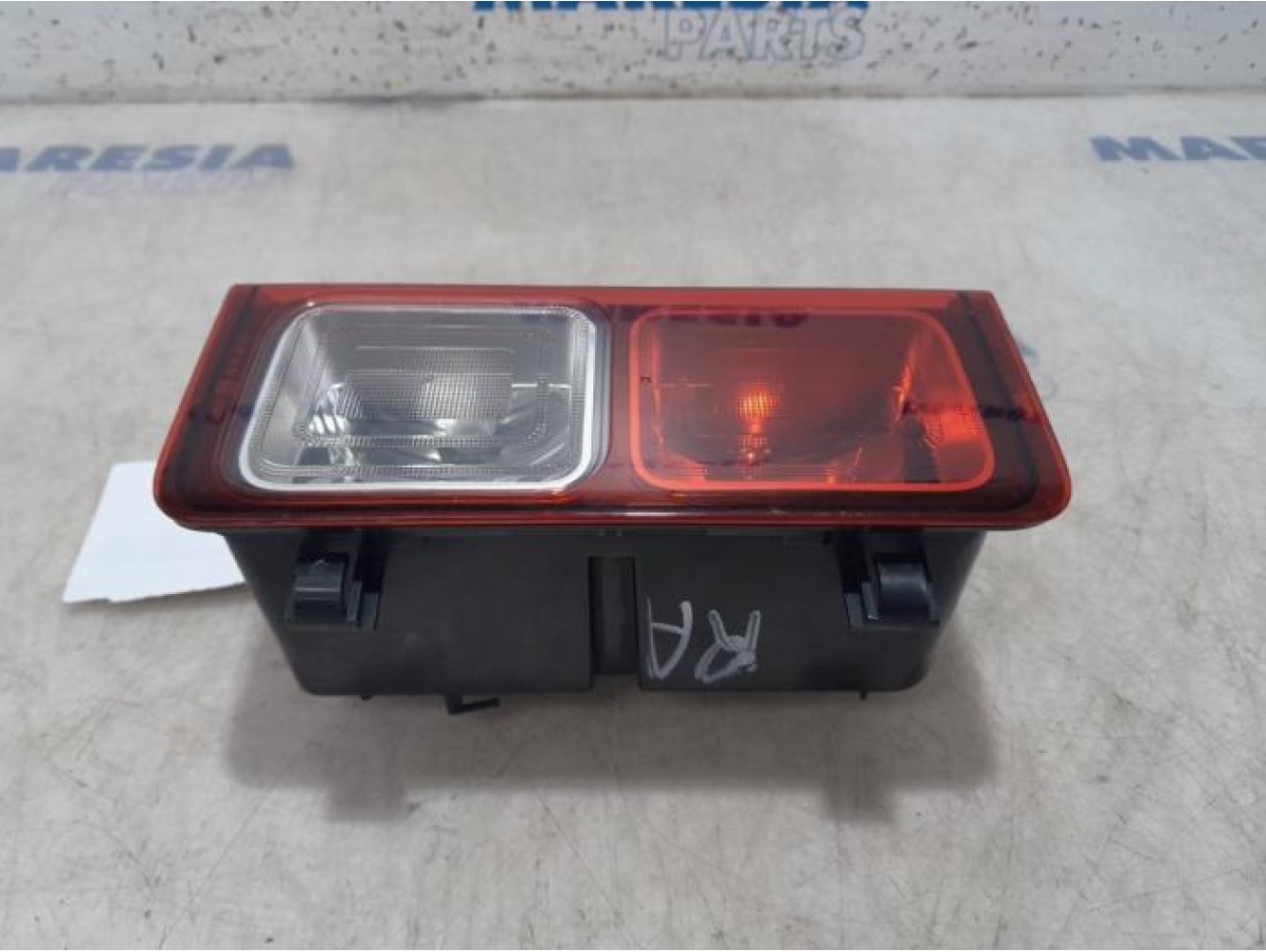 Opel - Vivaro - Taillight, right