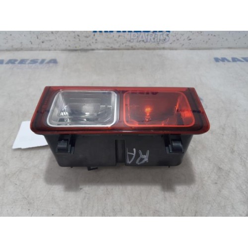 Opel - Vivaro - Taillight, right