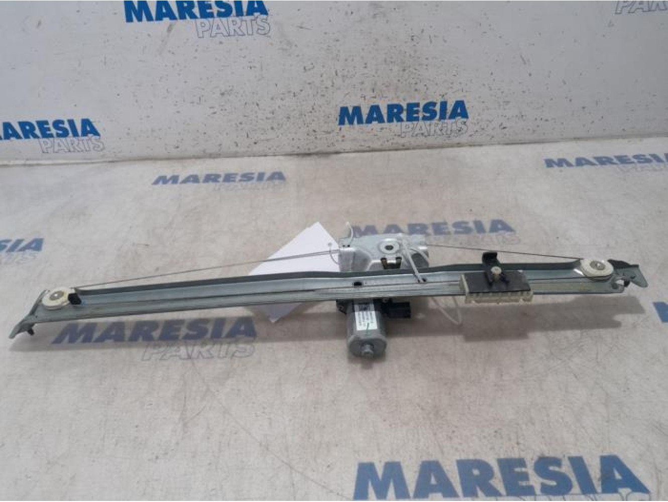 Opel - Vivaro - Window mechanism 2-door, front right