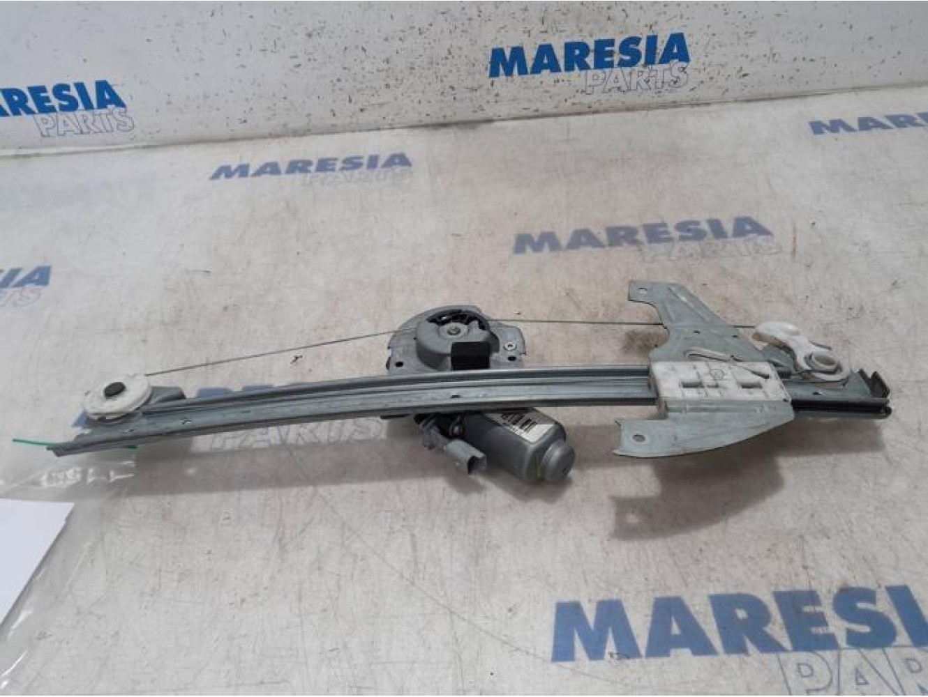 Peugeot - 107 - Window mechanism 4-door, front right