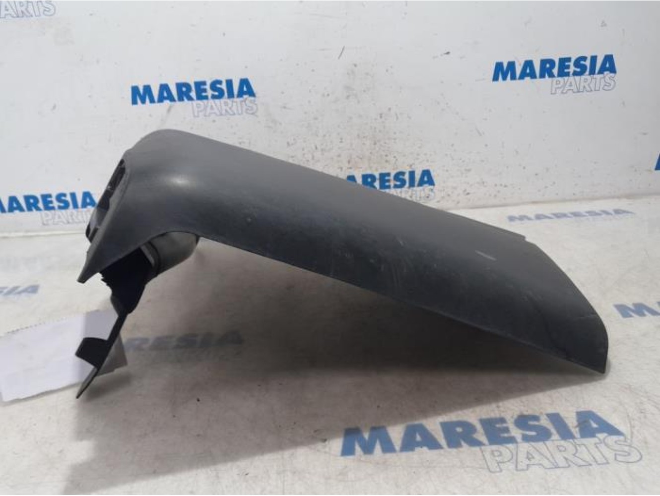Opel - Vivaro - Rear bumper component, right