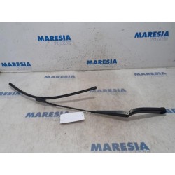 Opel - Vivaro - Front wiper arm