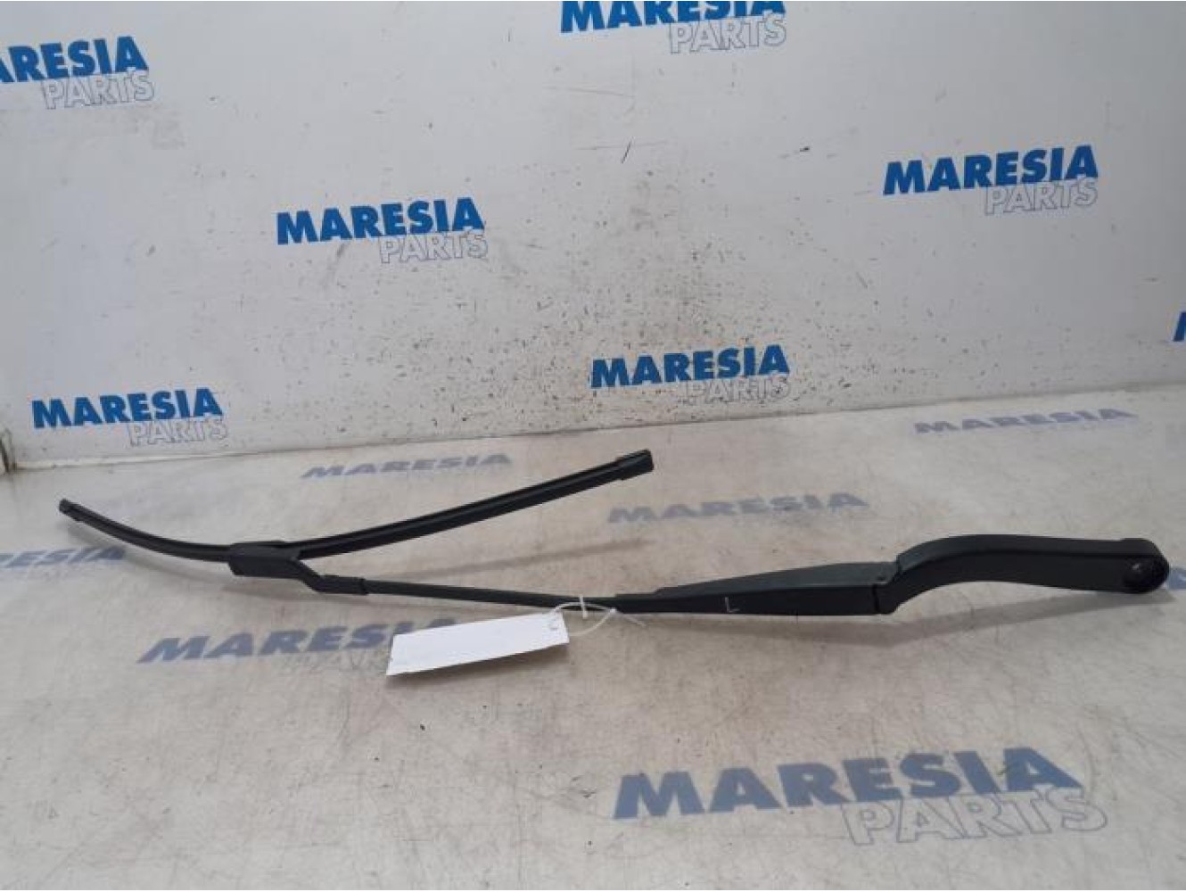 Opel - Vivaro - Front wiper arm