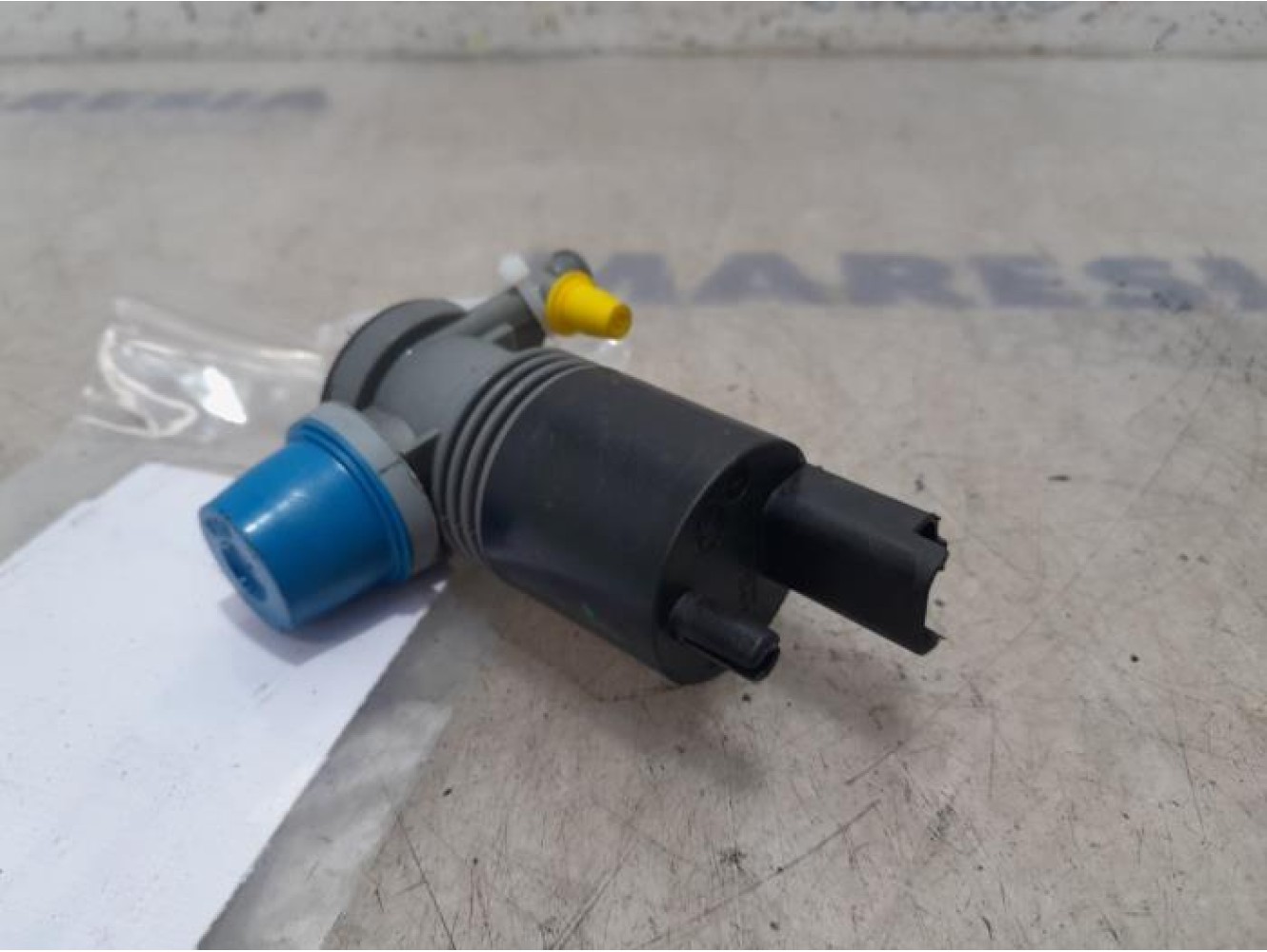 Opel - Vivaro - Scheibensprüherpumpe vorne