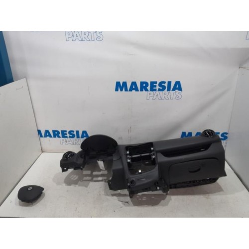 Renault - Clio - Airbag set + dashboard