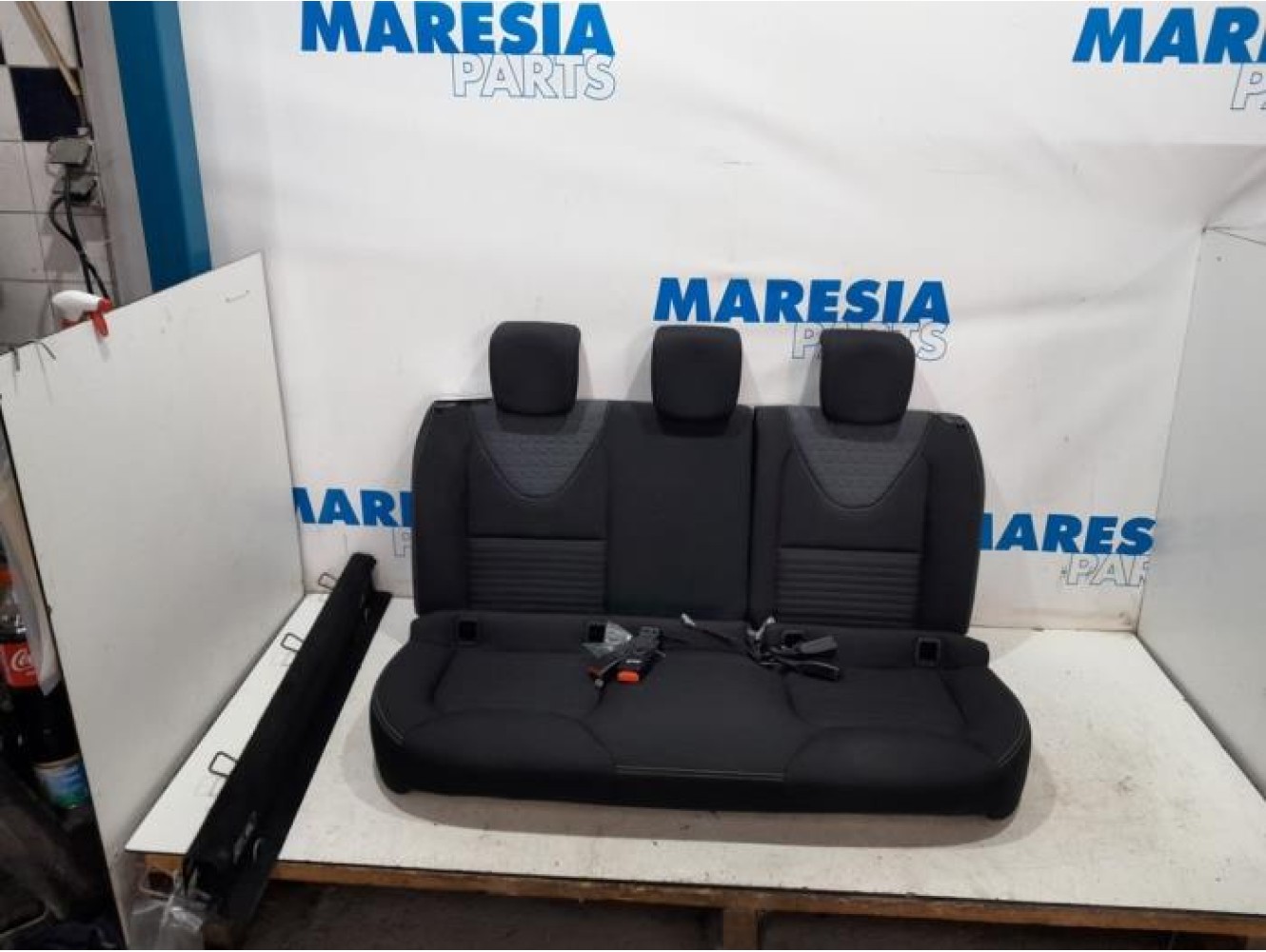 Renault - Clio - Rear bench seat