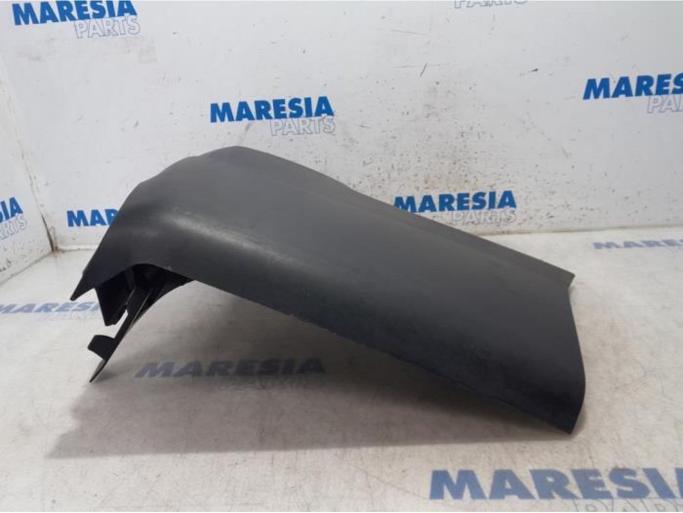 Opel - Vivaro - Rear bumper component, right