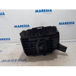 Opel - Vivaro - Battery box