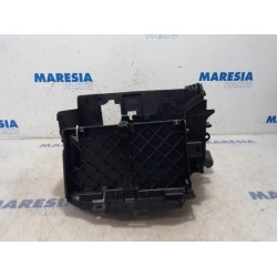 Opel - Vivaro - Battery box