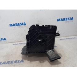 Opel - Vivaro - Battery box