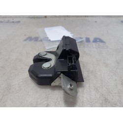 Fiat - 500 - Tailgate lock mechanism